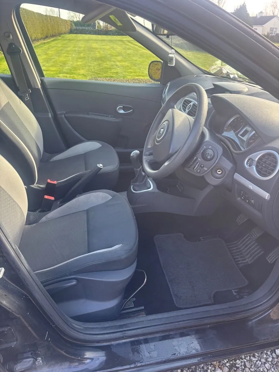 Renault Clio 2011 - Image 4
