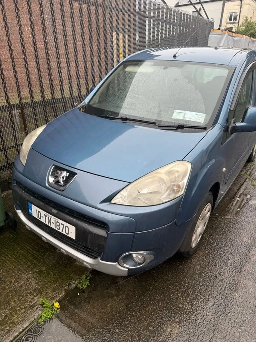 2010 Peugeot Partner - Image 1