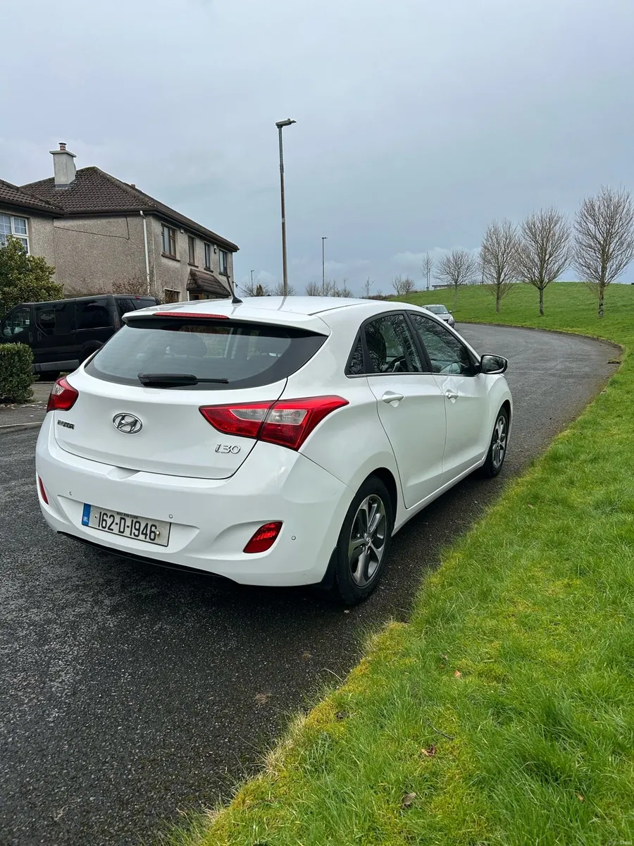 Hyundai i30 1.6L Deluxe - Image 2