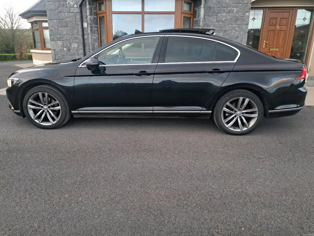 Volkswagen Passat 2017 GT sunroof, dashcam - Image 1