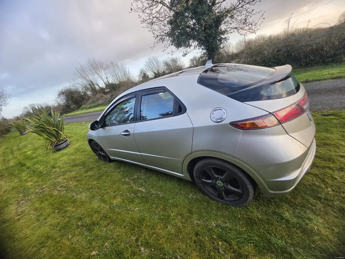 Honda Civic 2010 1.8L i-Vtec i-Shift NCT 11/26 - Image 3