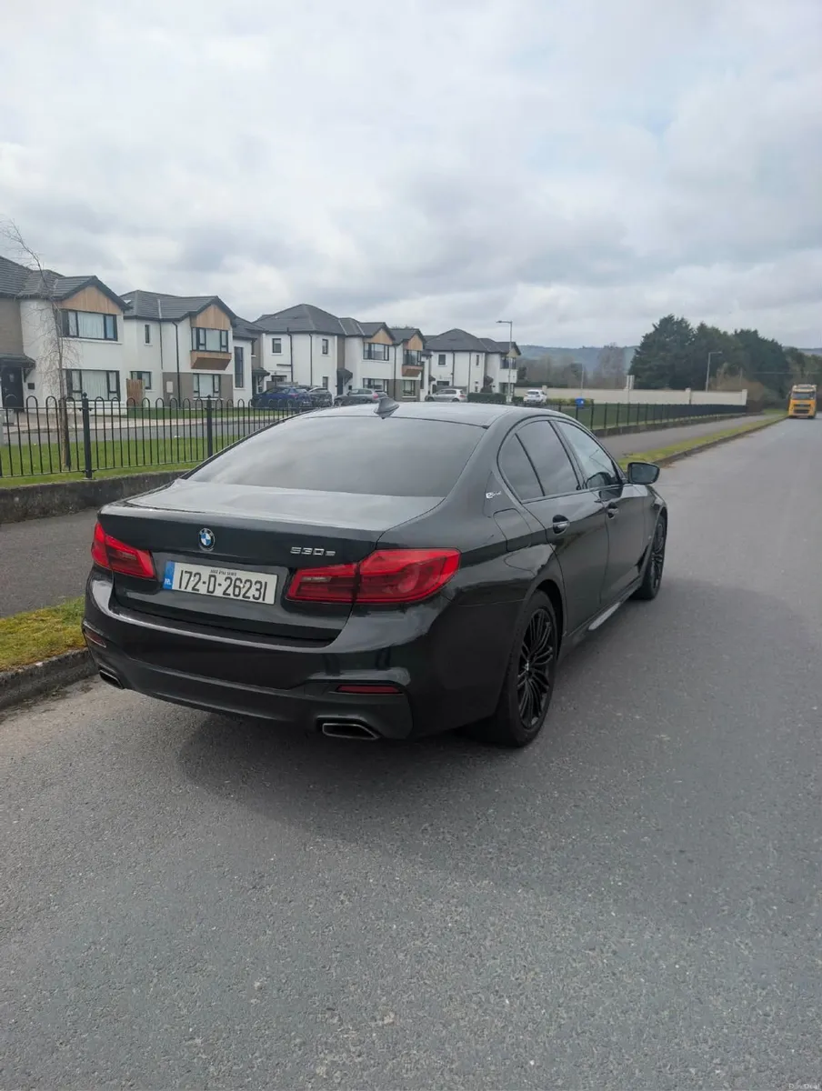 BMW 5-Series 2017 - Image 2
