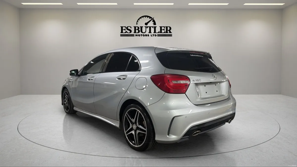 2015 Mercedes-Benz A180 1.6L AUTO AMG PREMIUM - Image 3