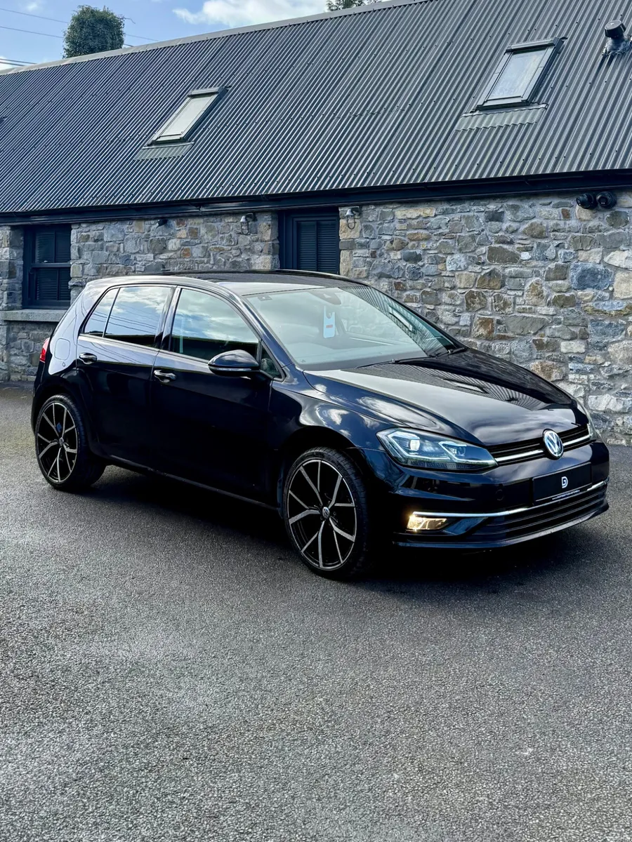 2018 VOLKSWAGEN GOLF TECH EDITION AUTO 1.2 TSI - Image 1