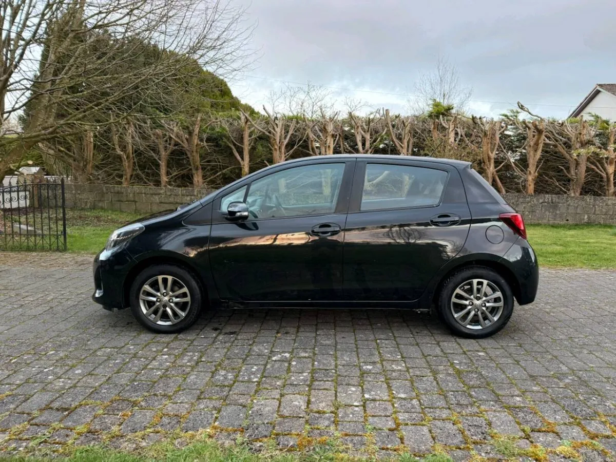 2014 Toyota Yaris Icon - Image 4