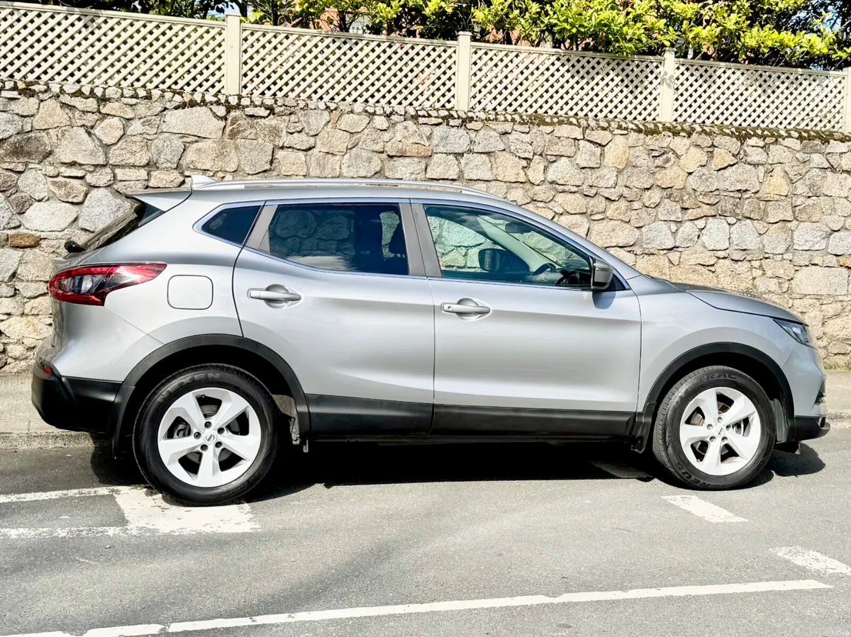 Nissan Qashqai 2018!!! SV 1.6l !!! PANROOF!! - Image 4