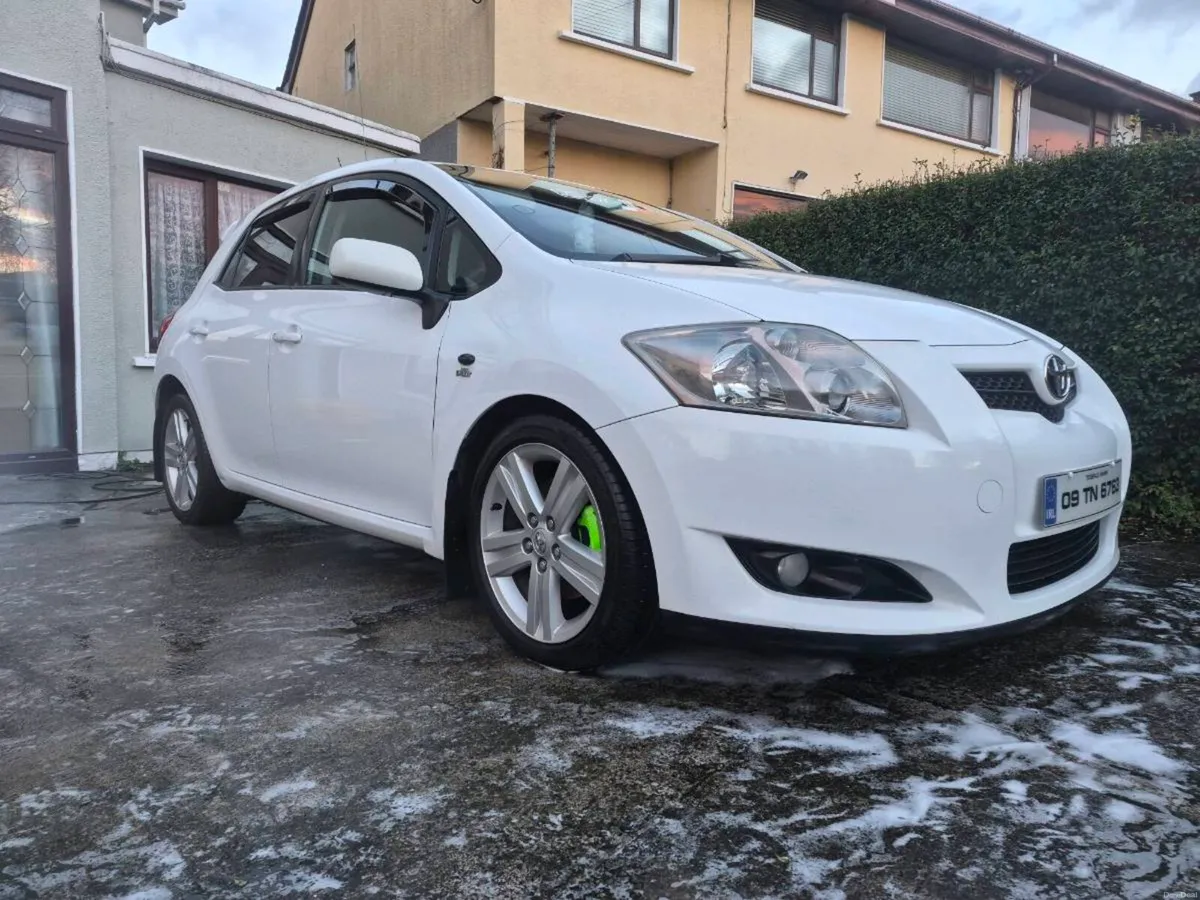 Toyota Auris SR180 - Image 3