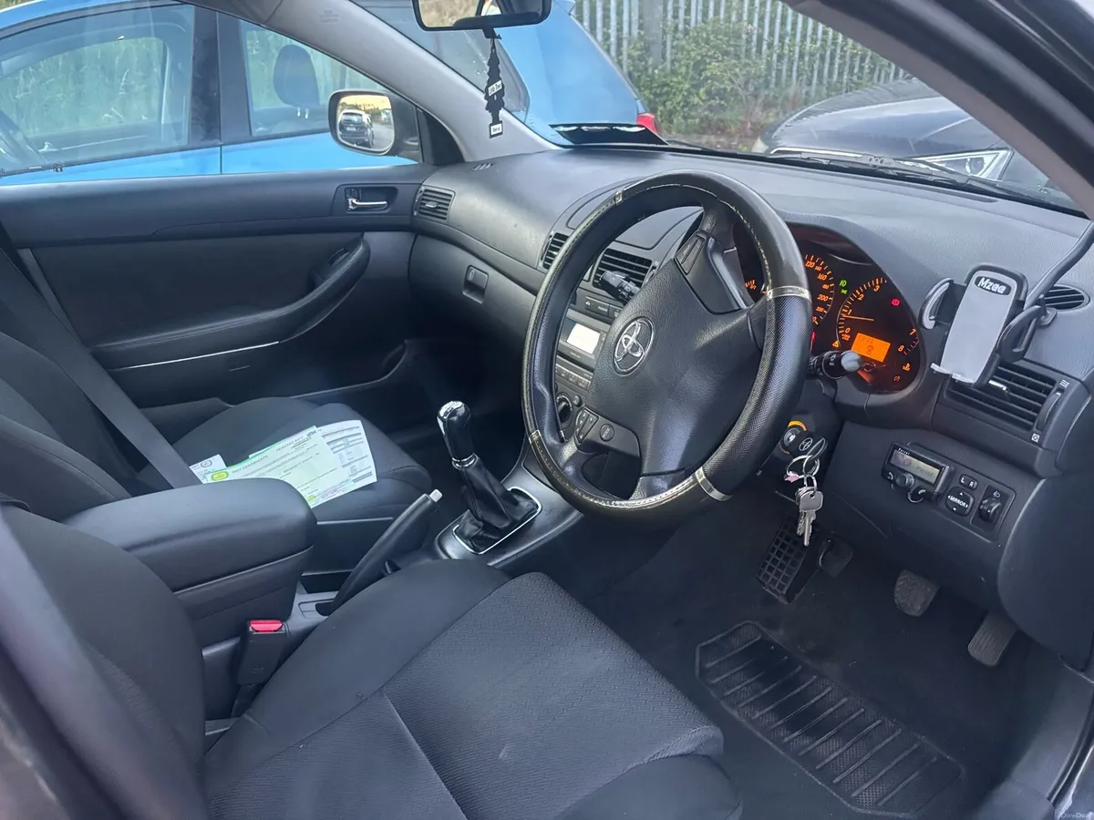 Toyota avensis - Image 2