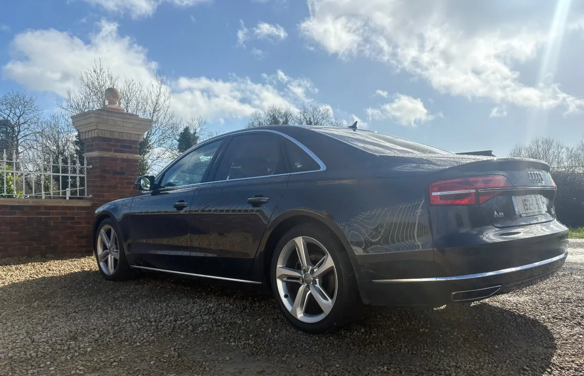 Audi A8 2015 - Image 3