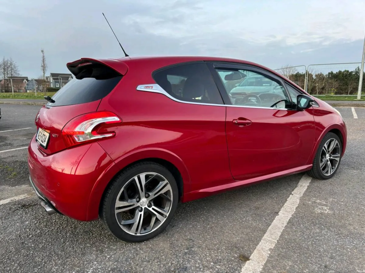 Peugeot 208 GTI - Image 2