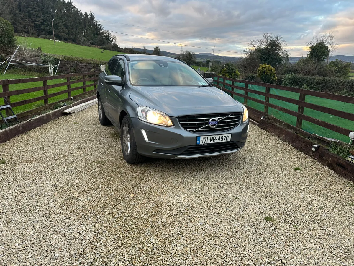 Volvo XC60 2.0 D FWD 2017 - Image 2