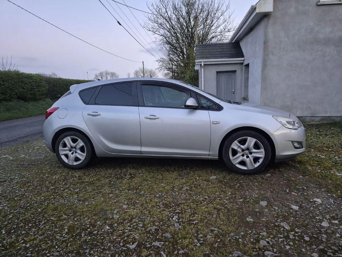 Vauxhall Astra 2011 - Image 4