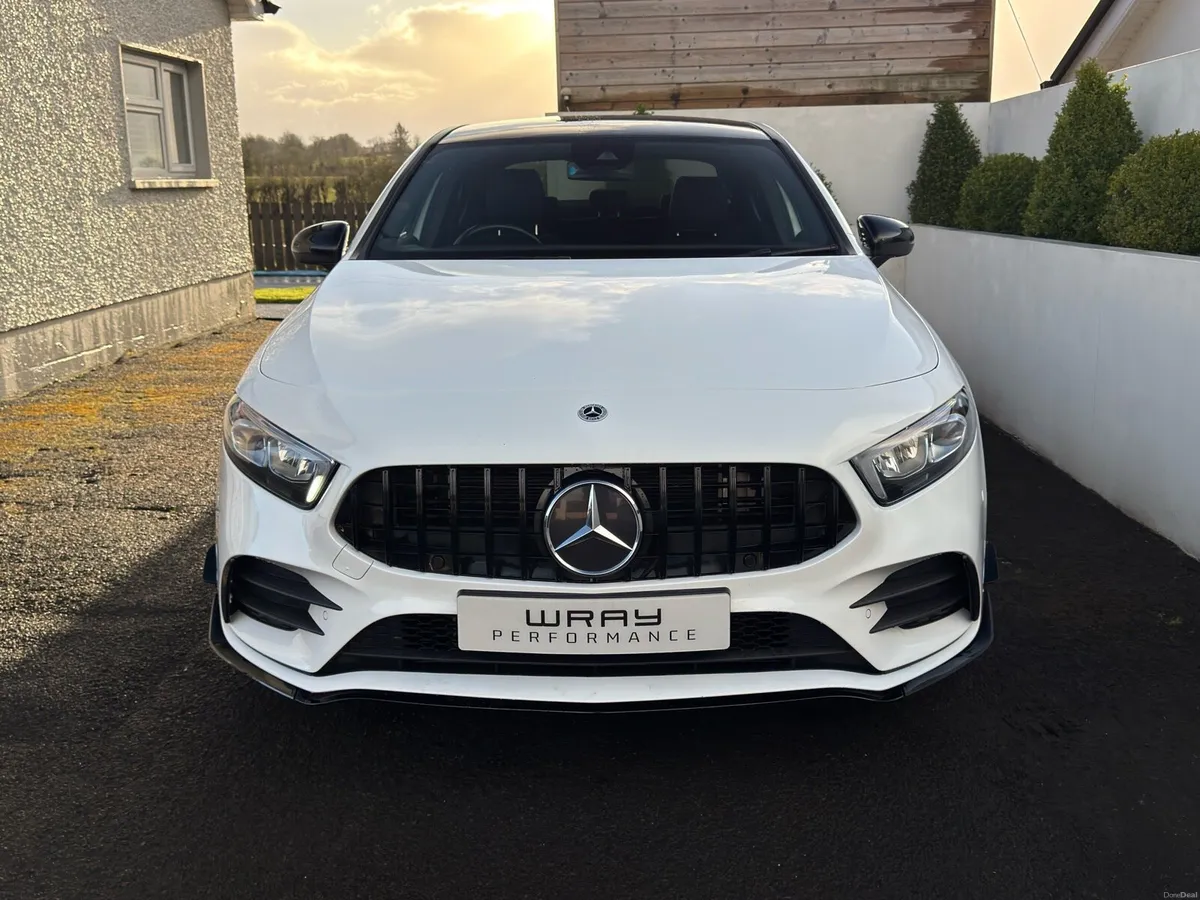 2022 Mercedes A250e AMG-Line Premium 1.3 Hybrid - Image 4