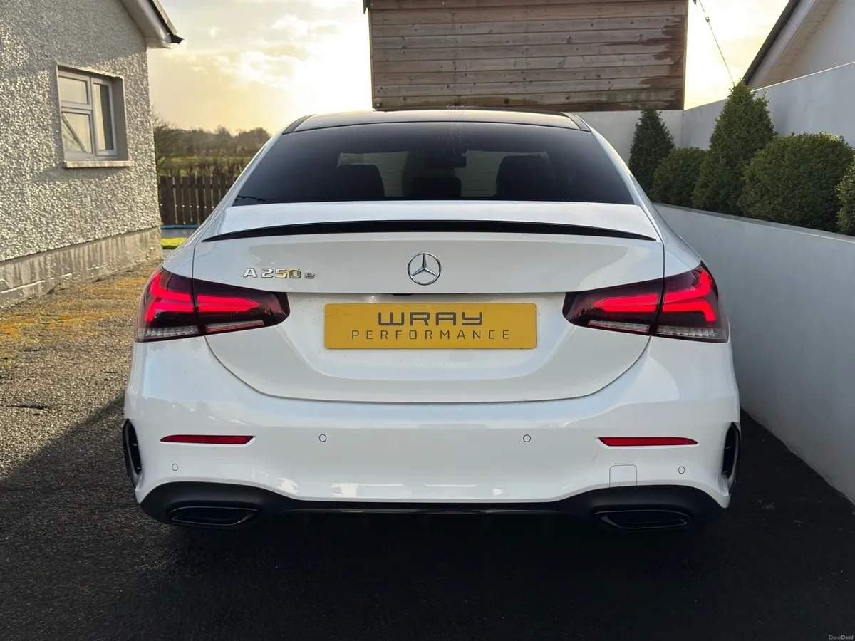 2022 Mercedes A250e AMG-Line Premium 1.3 Hybrid - Image 3