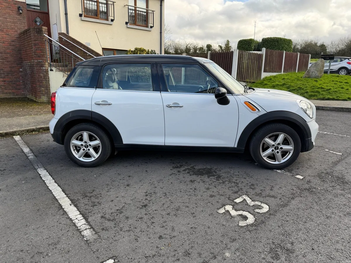 2013 Mini Cooper Countryman Automatic - Image 2