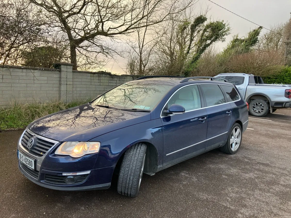 2010 Volkswagen Passat estate - Image 2