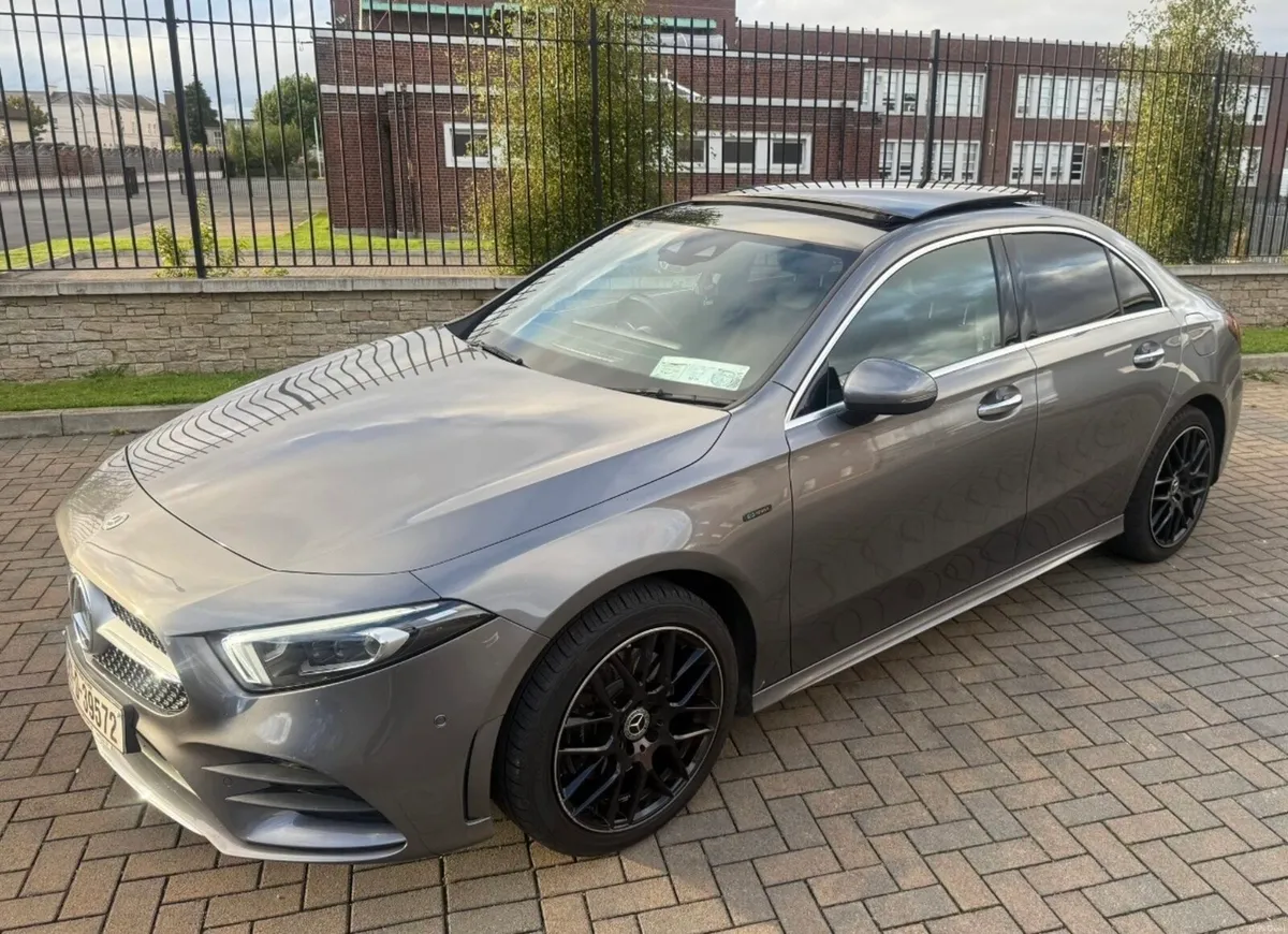 2021 Mercedes Benz A250e AMG Line Premium Plus - Image 4