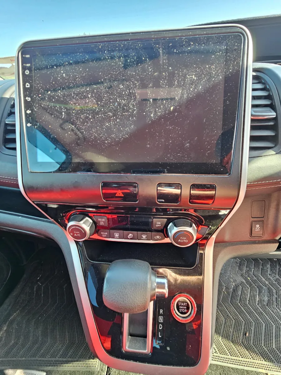 Nissan Serena 2017 hybrid automatic €13650 - Image 4