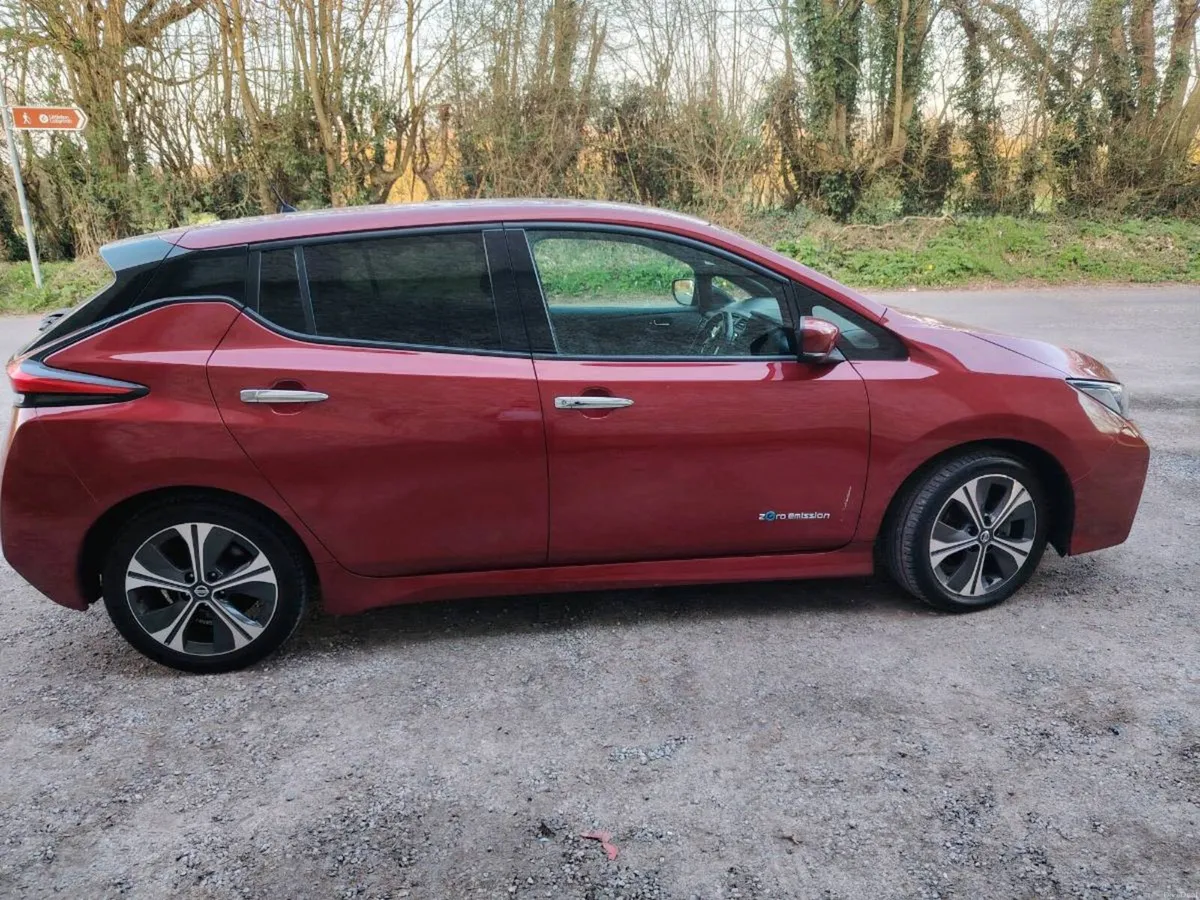 2018 Nissan leaf - Image 2