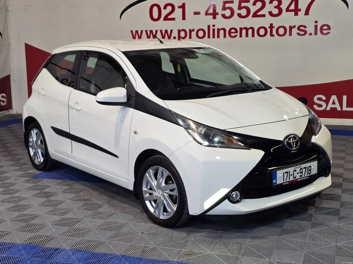TOYOTA AYGO X-PLAY 1.0 PETROL AUTOMATIC - Image 1