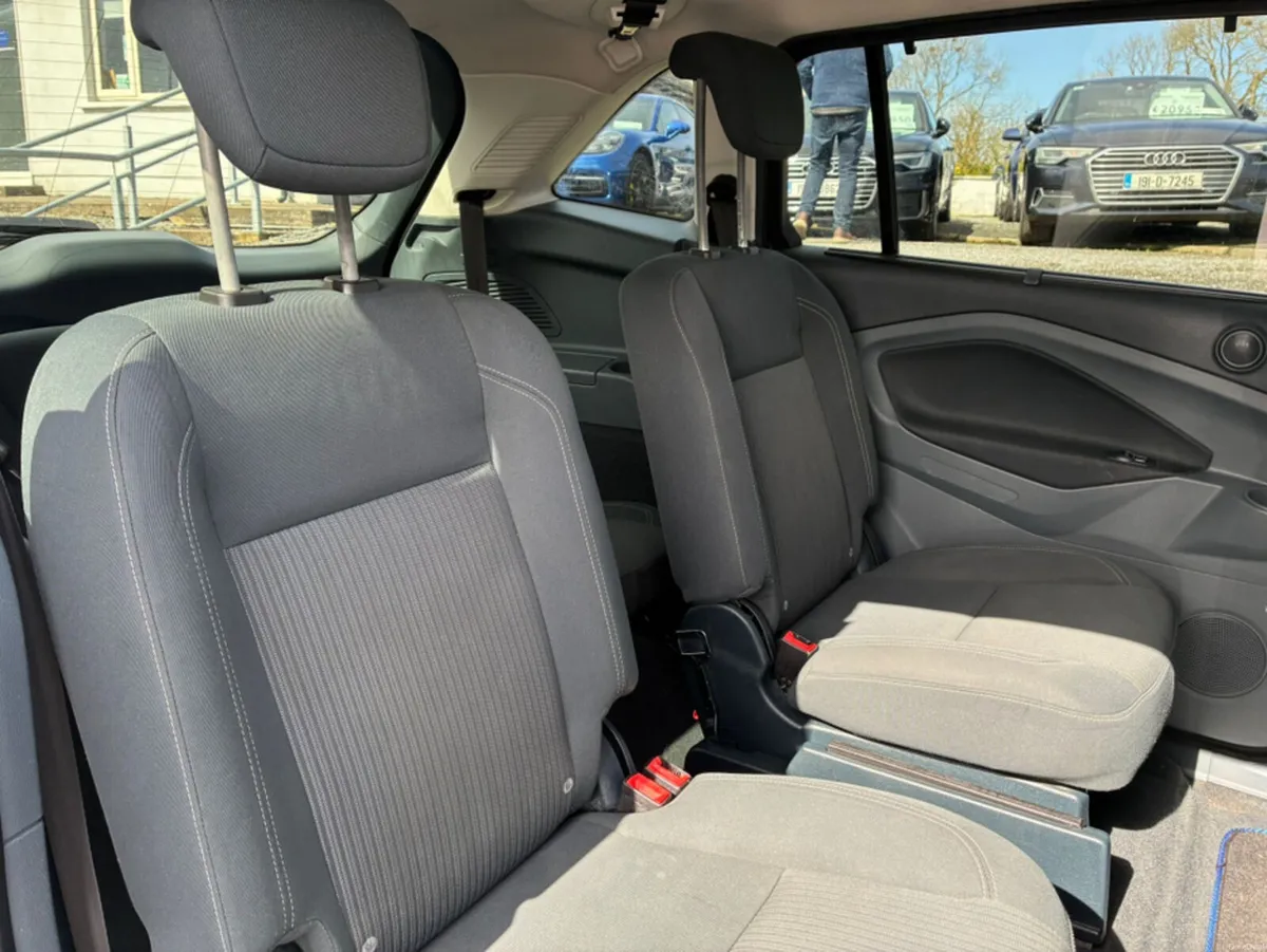 Ford C-Max GRAND C MAX TITANIUM EDITION 1.6 TDCI - Image 6