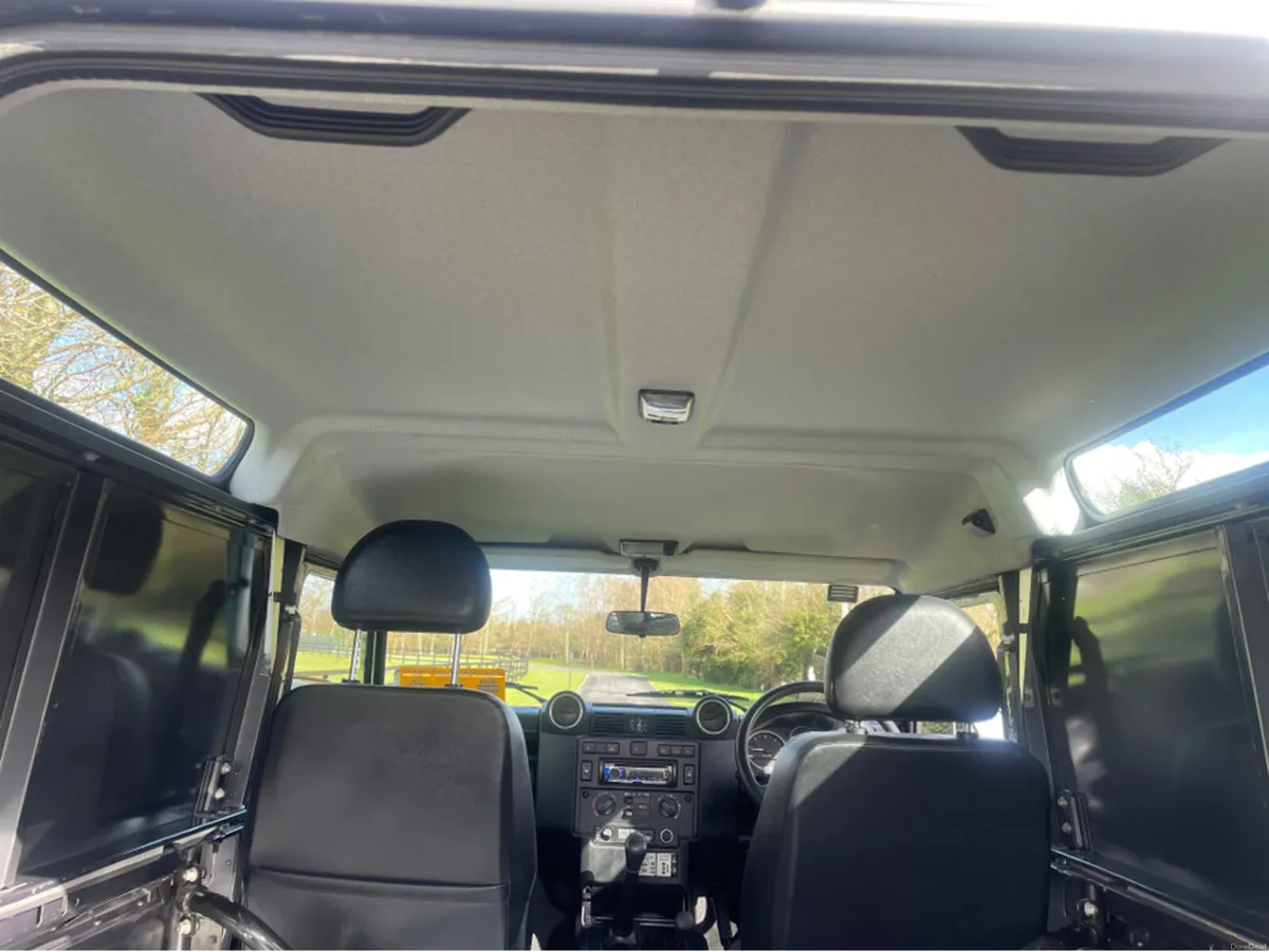 Land Rover Defender 90 HARD TOP MY 15 E.P E.PACK B - Image 2