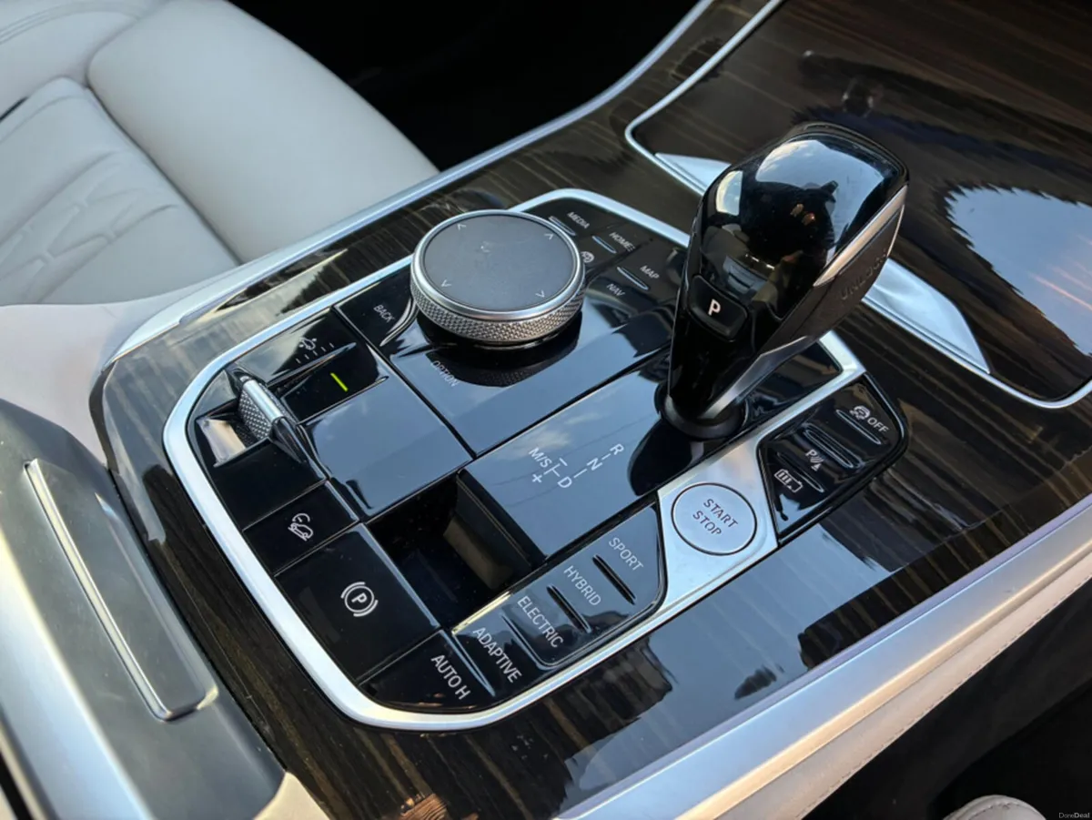 BMW X5 XDRIVE45E M SPORT AUTO - Image 3