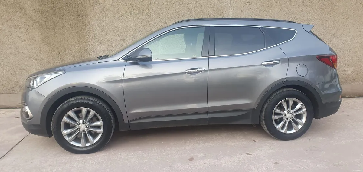 Hyundai Santa Fe 2017 - Image 4