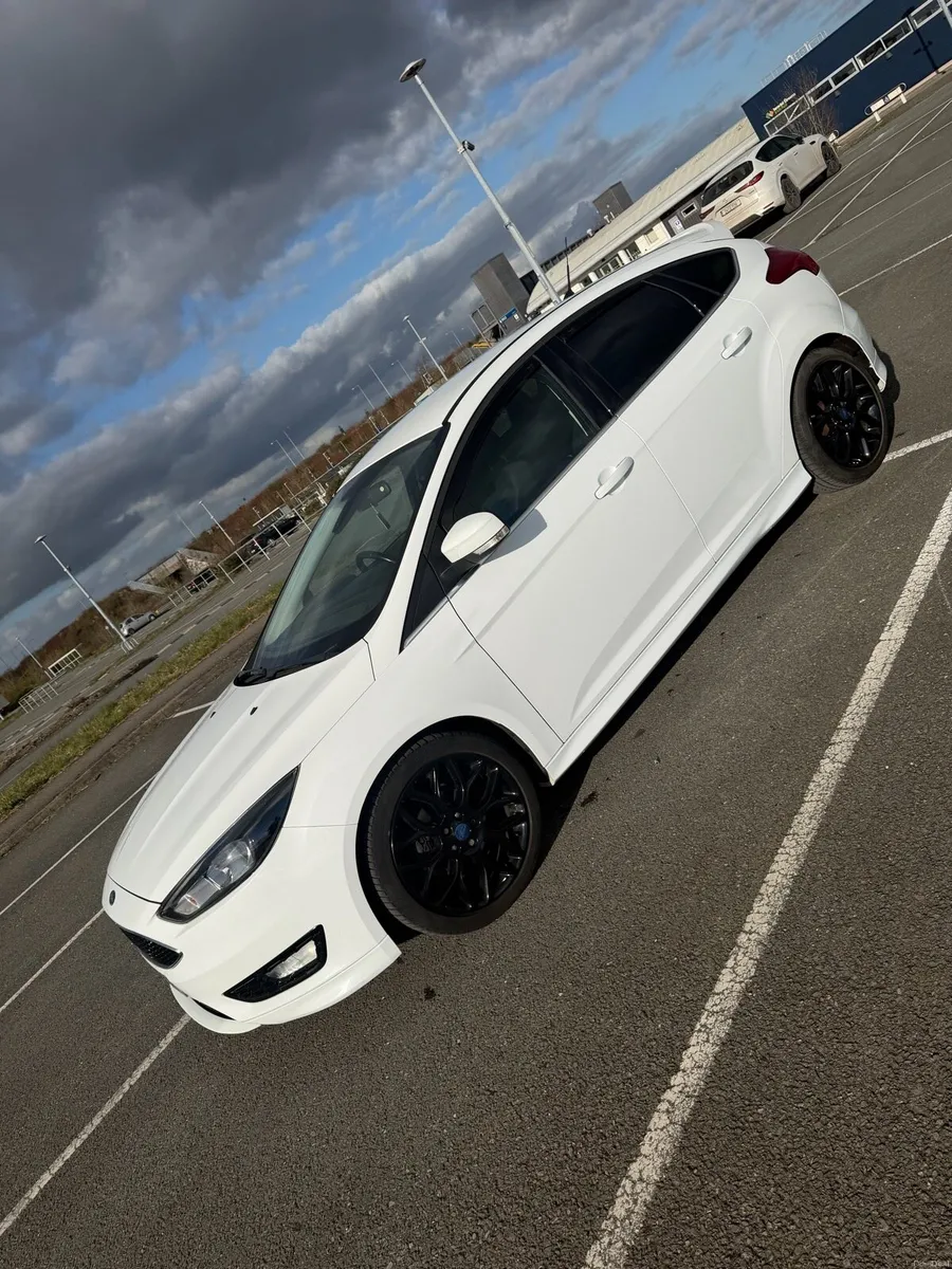Ford Focus Zetec S - Image 2