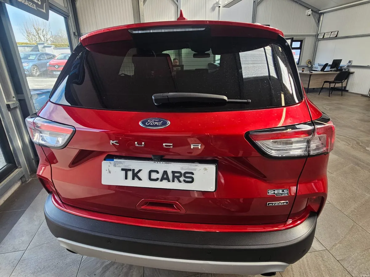 231 FORD KUGA PLUG IN HYBRID - Image 4