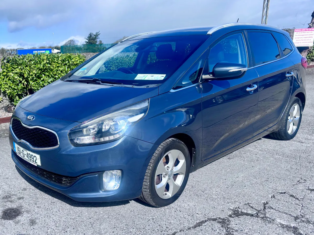 2015 Kia Carens  7 SEATER - Image 4