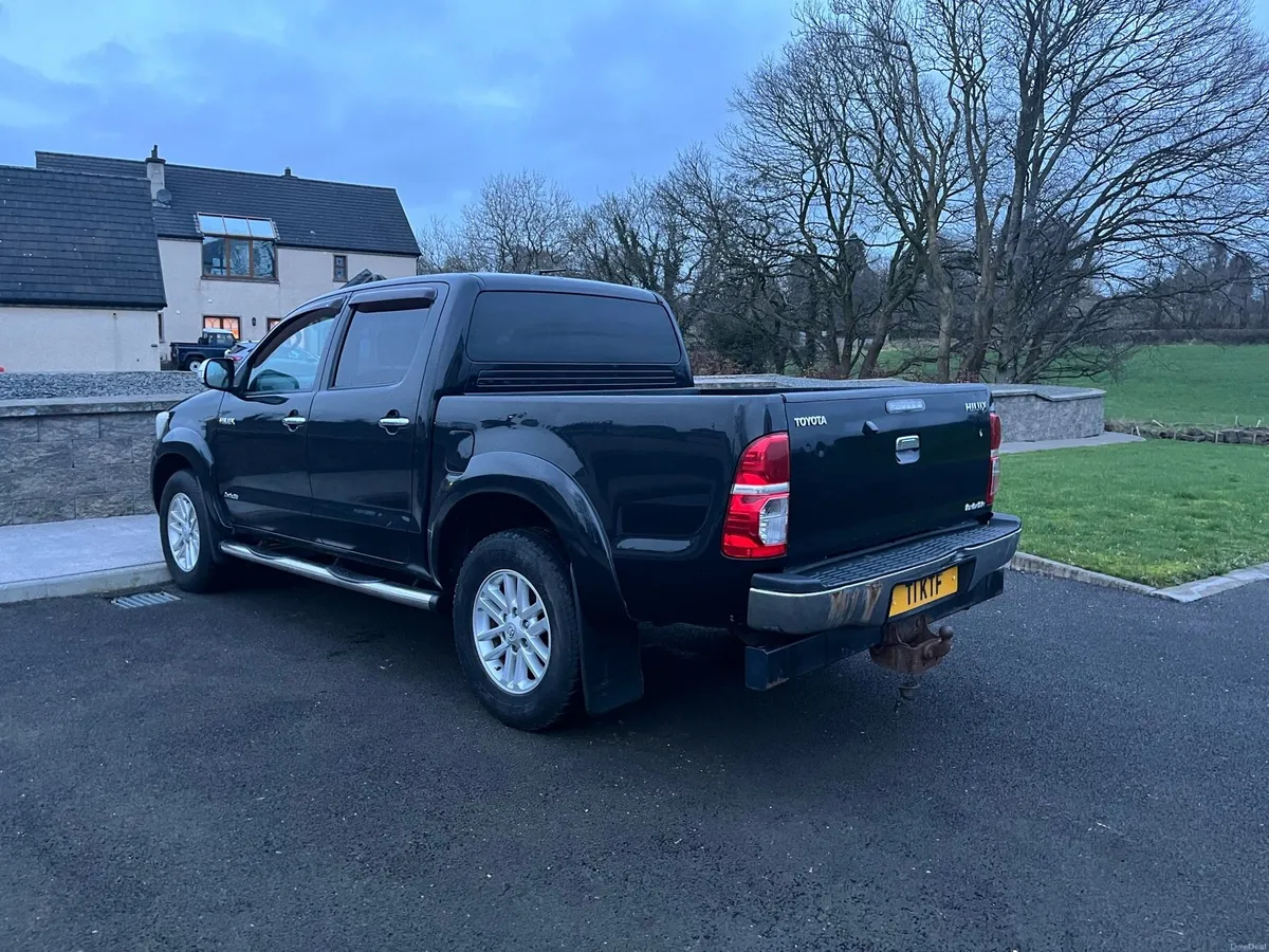 Toyota Hilux invincible D 4X4 - Image 1