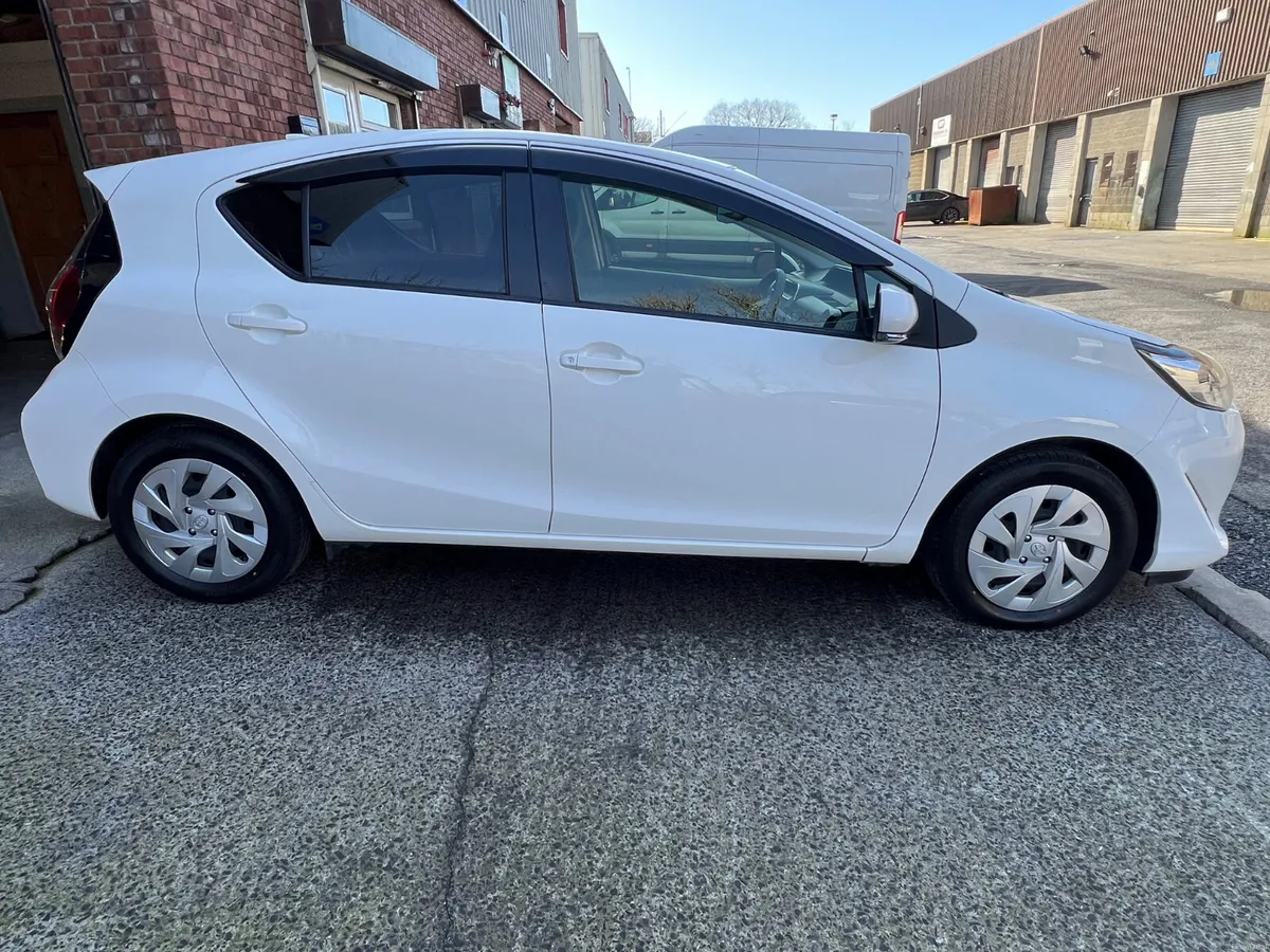 Toyota Aqua 1.5L Hybrid 2020 - Image 4