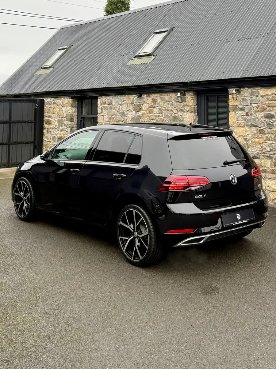 2017 VOLKSWAGEN GOLF HIGHLINE AUTO 1.4 TSI - Image 4
