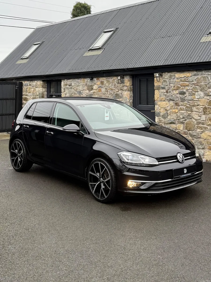 2017 VOLKSWAGEN GOLF HIGHLINE AUTO 1.4 TSI - Image 1