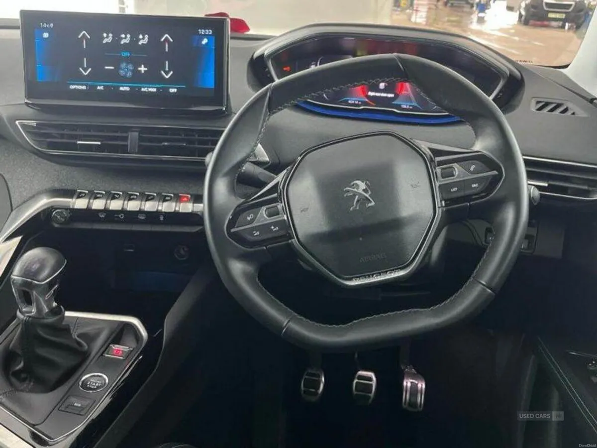 Peugeot 5008 DIESEL ESTATE - Image 4