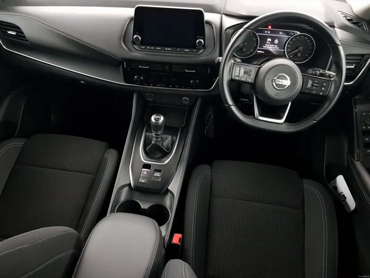 Nissan Qashqai 1.3 PET MILD HYBRID SV - Image 4