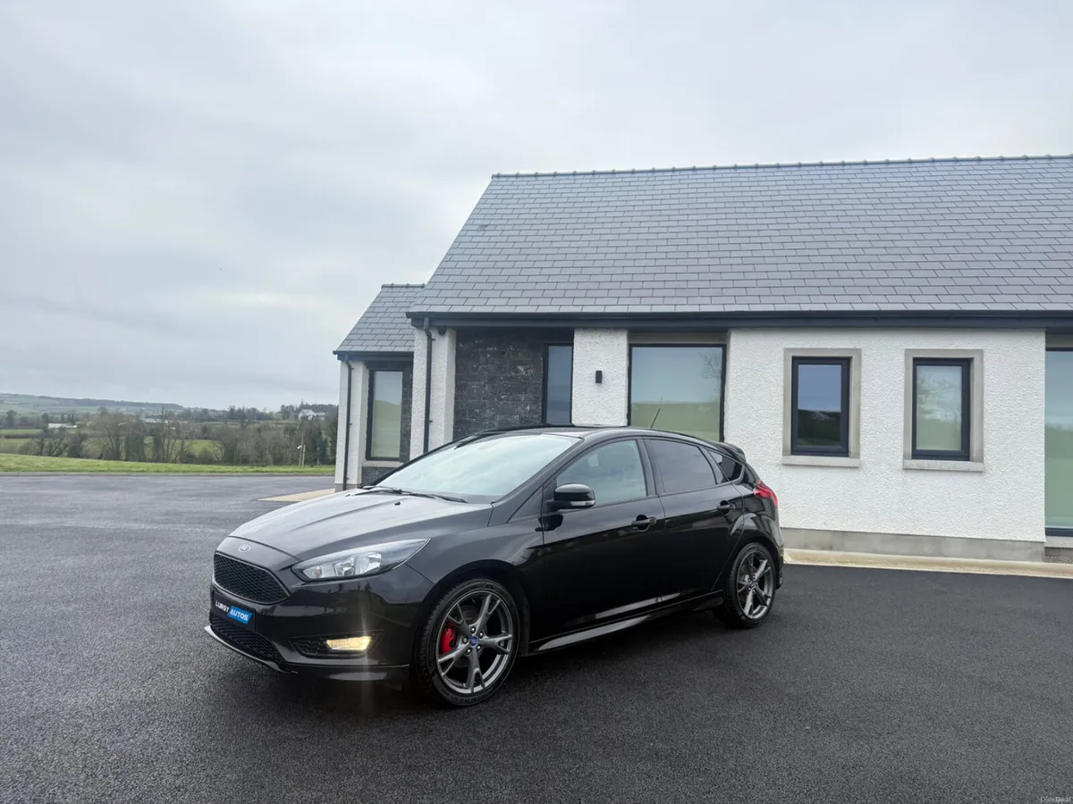 181 Ford Focus ST Line X - Image 3