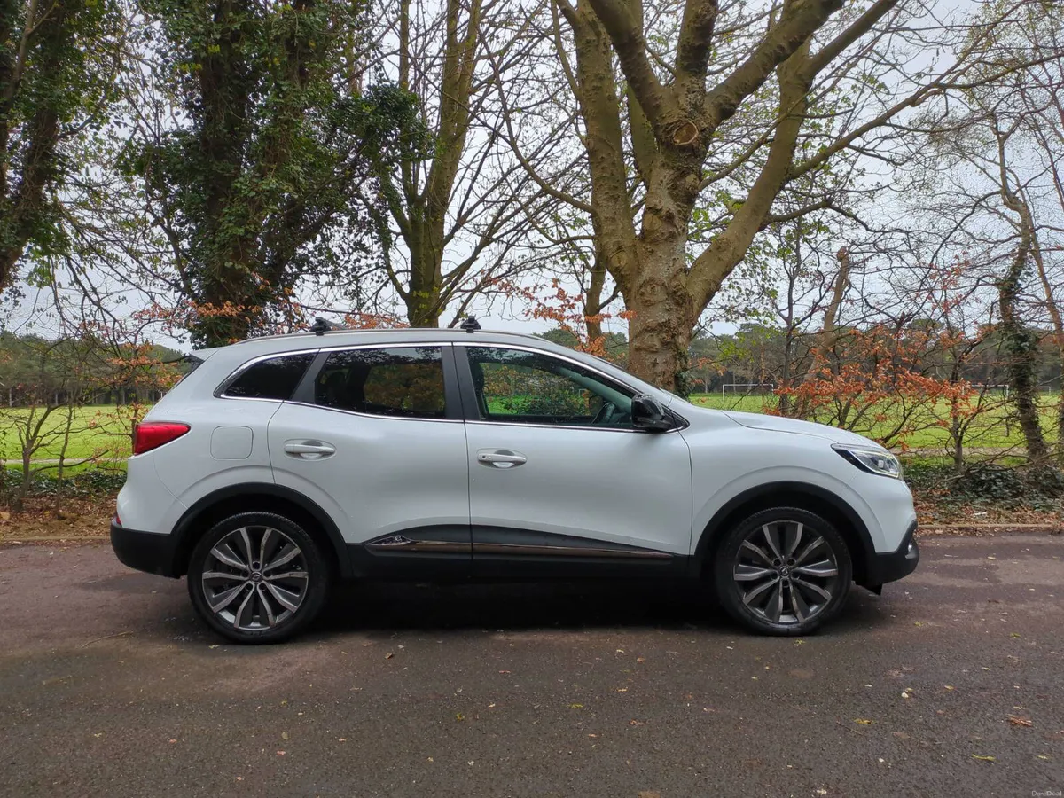 2016 Renault Kadjar SIGNATURE NAV* high spec - Image 2