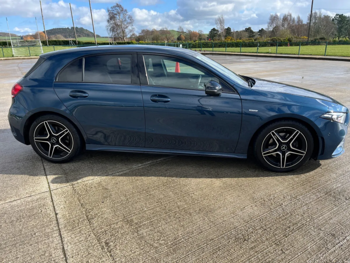 Mercedes-Benz A-Class A200 AMG LINE EXECUTIVE 5DR - Image 4