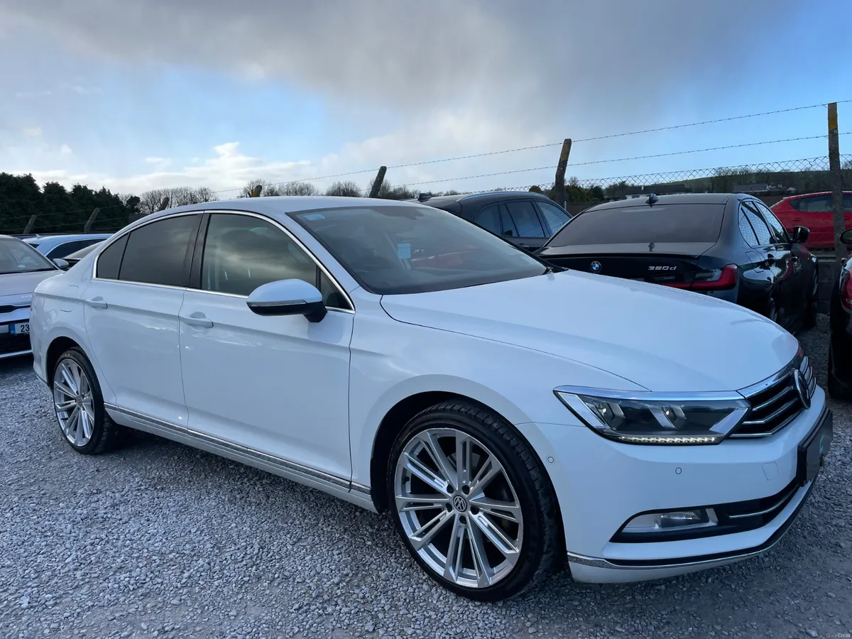 Volkswagen Passat Auto - Image 2