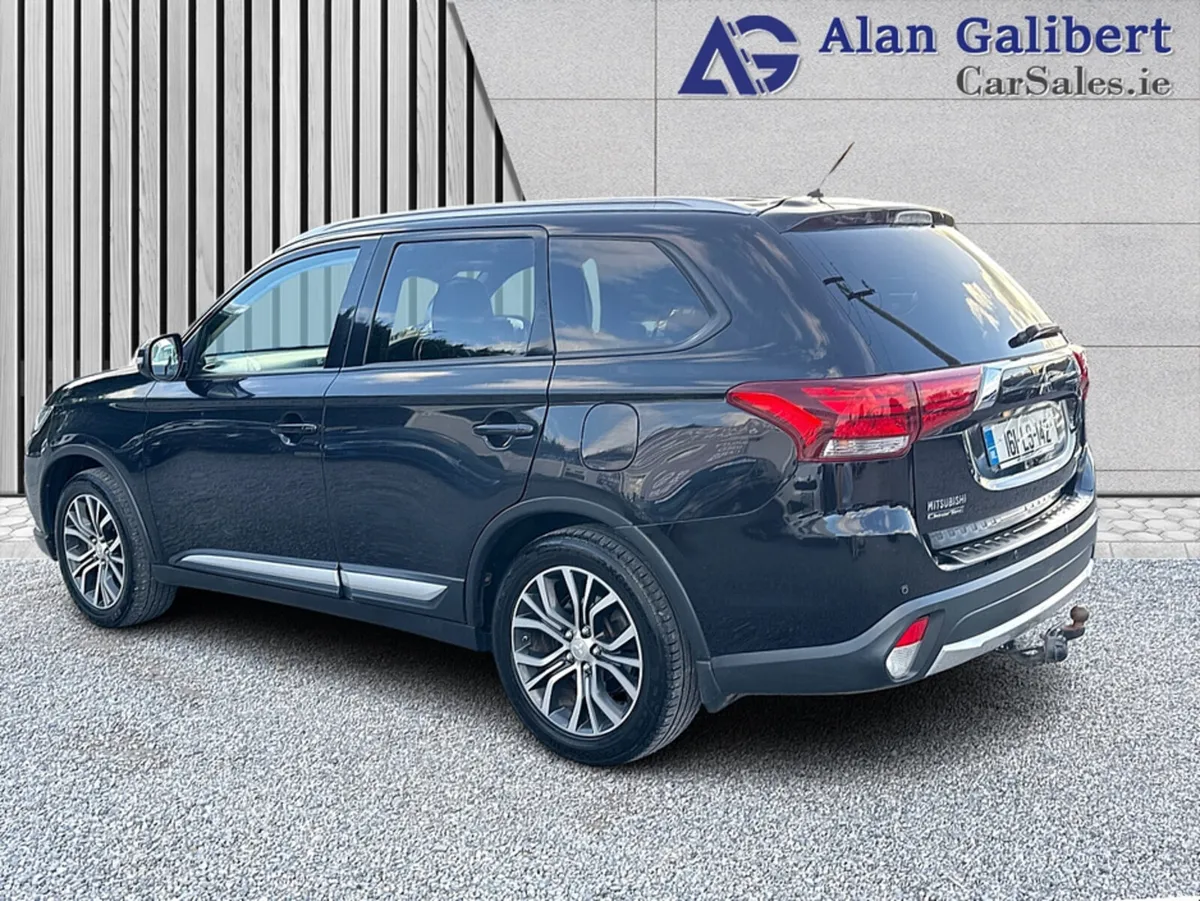 Mitsubishi Outlander 2.3 Diesel 4WD 7 Seater - Image 2