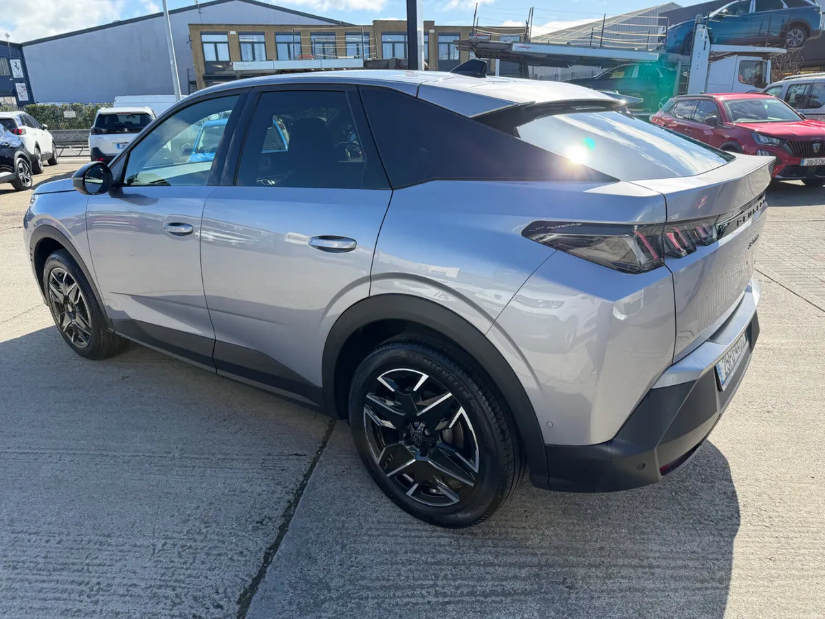 2025 Peugeot 3008 Allure Hybrid - Image 6