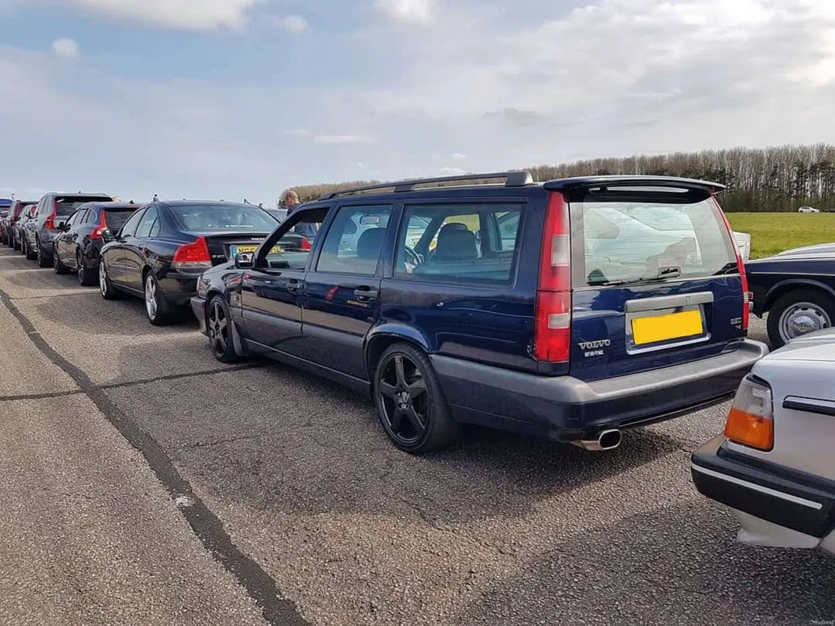 1996 Volvo 850 T5 Manual Estate - Image 3