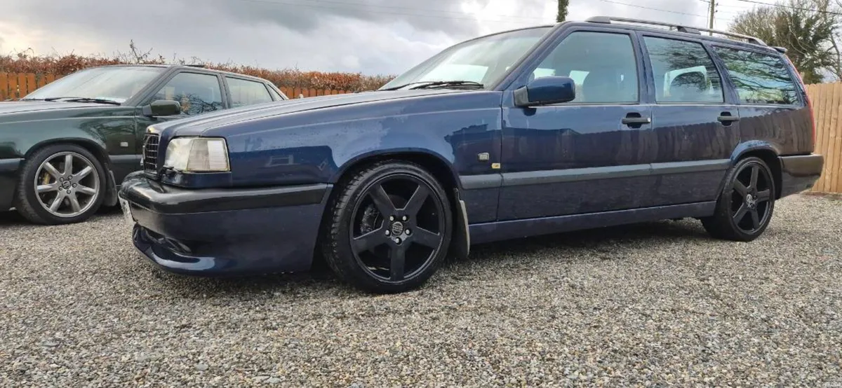 1996 Volvo 850 T5 Manual Estate - Image 2