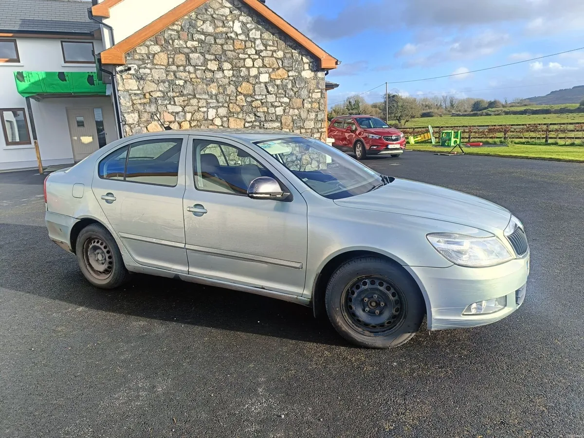 Skoda Octavia 2012 - Image 2