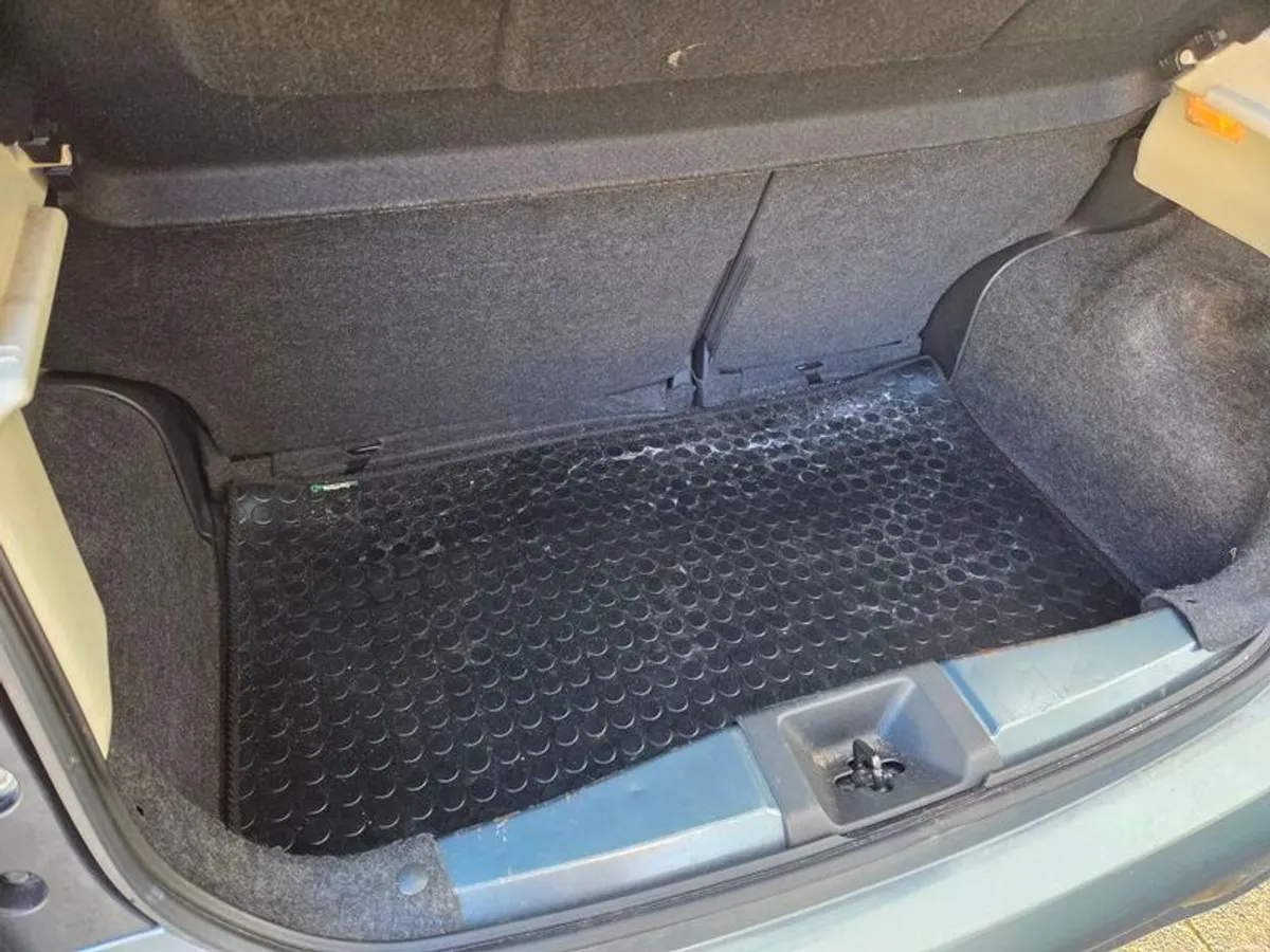 2012 Nissan Micra - Image 3