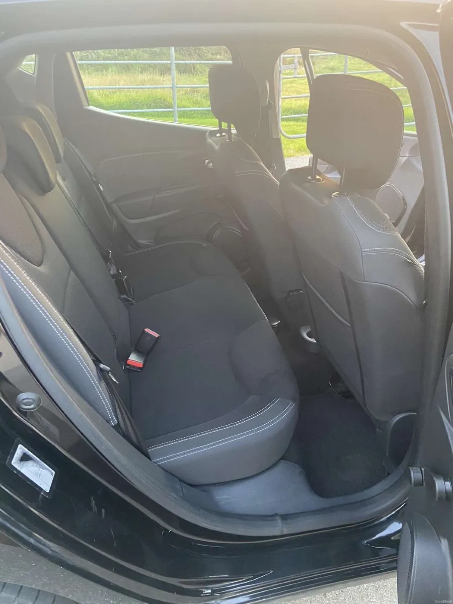Renault Clio 2018 - Image 2