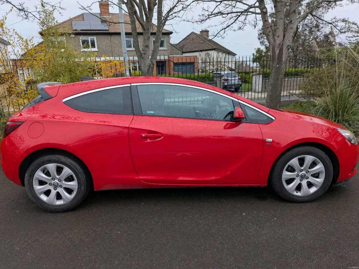 2yr NCT Astra Gtc Sri 1.4 140BHP - Image 4