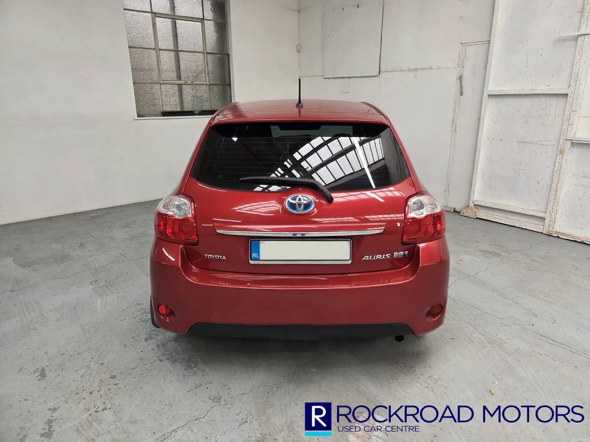 Toyota Auris Hybrid, 2012 - Image 3